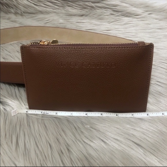 ❌SOLD❌ Vince Camuto | Signature Logo Belt Bag - Picture 3 of 11